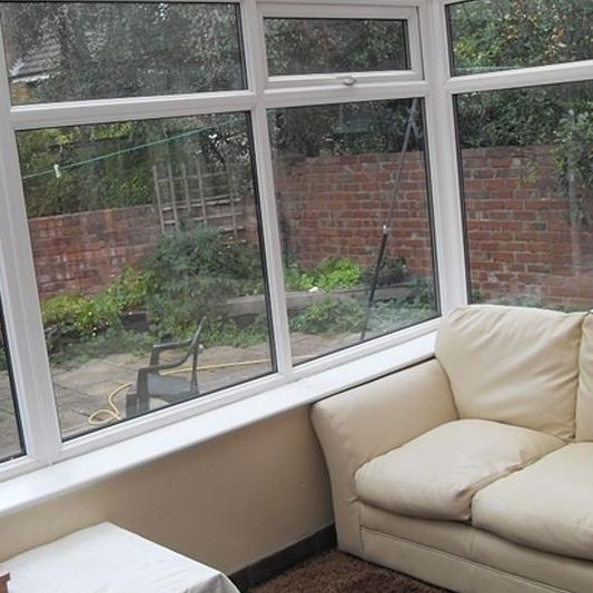 1 bedroom in a house share to rent - Photo 1