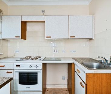 Pembroke Court, High Street, Chatham.... - Photo 6