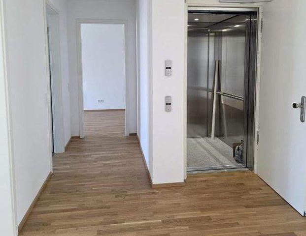 Wohnidylle mit zwei Balkonen an der Elbe! Moderne Etagenwohnung im Erstbezug! - Photo 1