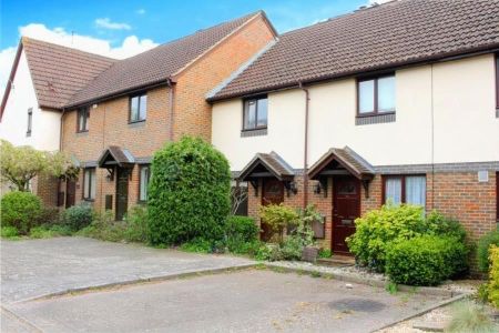Martinsyde, Woking - 2 bedrooms Property for lettings - Seymours - Photo 2