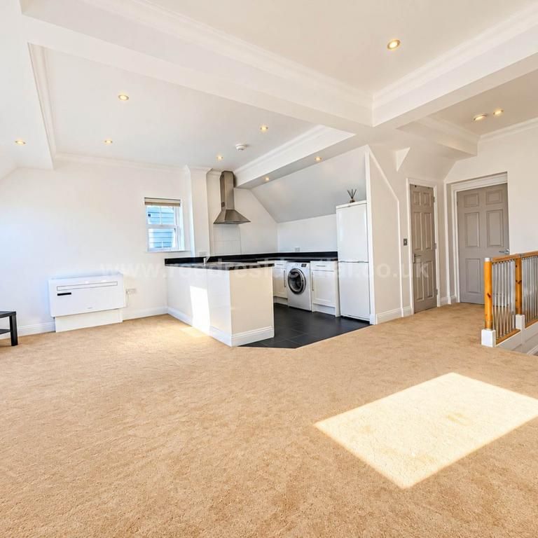 2 bedroom penthouse to rent - Photo 1