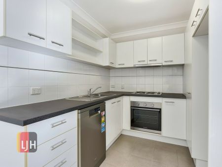 SPACIOUS 3 BEDROOM UNIT IN CHERMSIDE - Photo 5