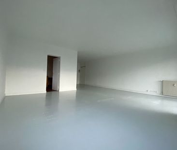 Location Appartement 5 pièces 130m² MONT ST AIGNAN 76130 - Photo 3