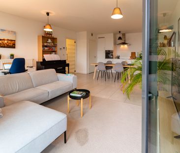 Ruim en stijlvol appartement in de populaire Cadixwijk - Foto 3