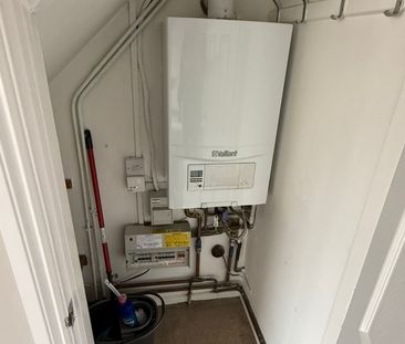 Newly Refurbished 3-Bed property in the heart of Flockton - Photo 5