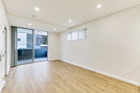 Modern North-Facing Apartment in Prime Gordon Location - Photo 2