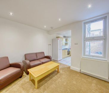 4 bedroom semi-detached house to rent - Photo 1