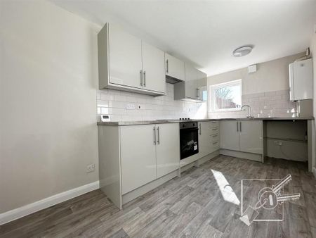 2 bedroom terraced house to rent - Photo 5