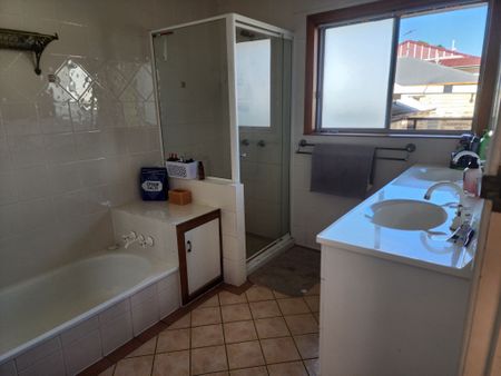 Clayfield - Photo 4
