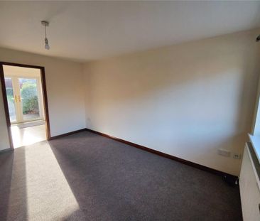3 bedroom end of terrace house to rent - Photo 6