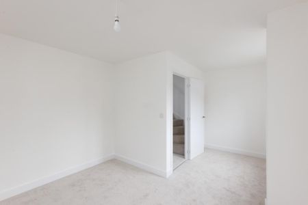 4 bedroom terraced house to rent - Photo 4