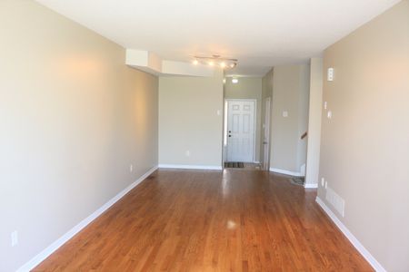 For Lease - 176 Colliston Crescent, Hunt Club - South Keys and Area, Ontario - Photo 5