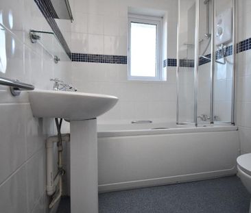 3 bedroom semi-detached house to rent - Photo 6