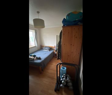 Room in a Shared House, Queensland Avenue, SW19 - Photo 5