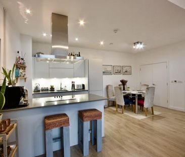 Huge double room on Zone 2 with almost private bathroom+FREE GYM - Photo 2