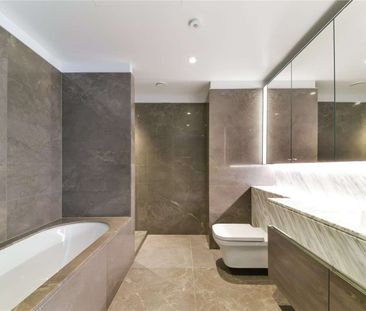 A beautifully presented three bedroom apartment in the brand new, One Thames City. - Photo 1