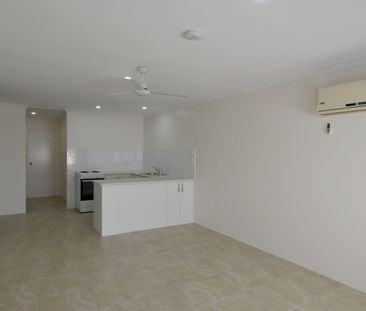 TWO BEDROOM UNIT WITHIN WALKING DISTANCE TO THE MARINA! - Photo 3