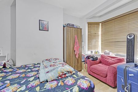 4 bedroom terraced house to rent - Photo 4