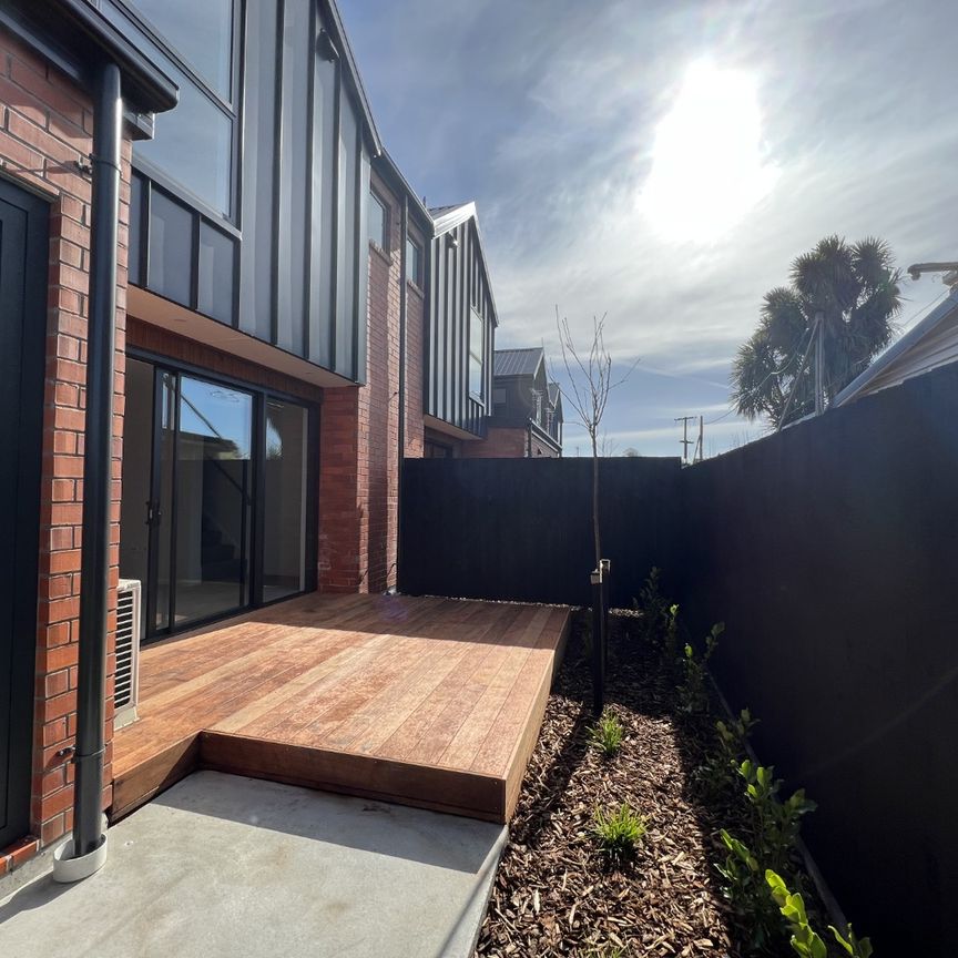 2/389 Armagh Street, Linwood - Photo 1