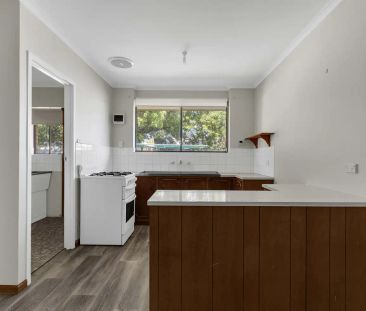 “A Sunlit Blend of Character, Comfort & Lifestyle.” - Photo 4