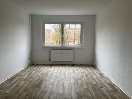 Schöne 2 Raum-Wohnung mit Balkon und Badewanne - Foto 2