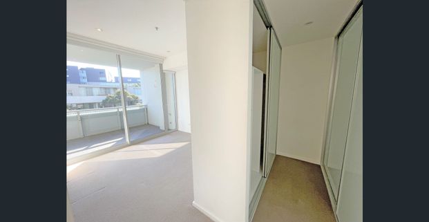 Large 1Bed + STUDY apartment in APEX building! Super convenient location! - Photo 1