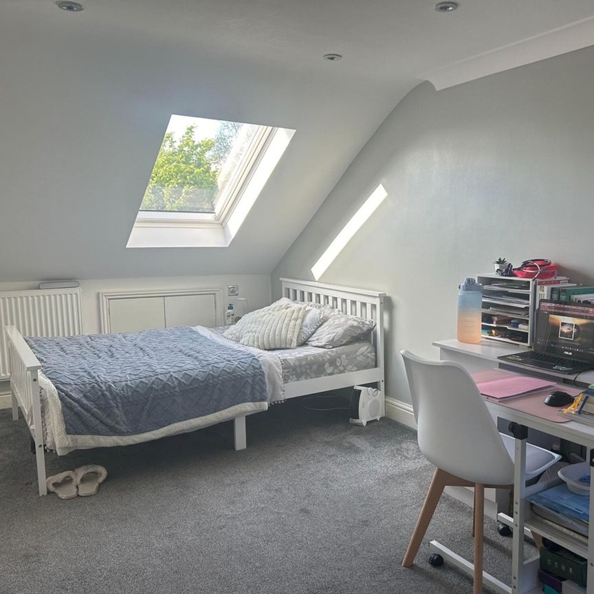 Room in a Shared House, Capworth Street, E10 - Photo 1