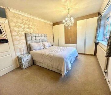 Ashford, Elgin Avenue, TW15 - Photo 4
