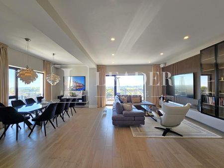 Luxury PenthouseDuplex I Jacuzzi I Pool I Gym - Photo 2