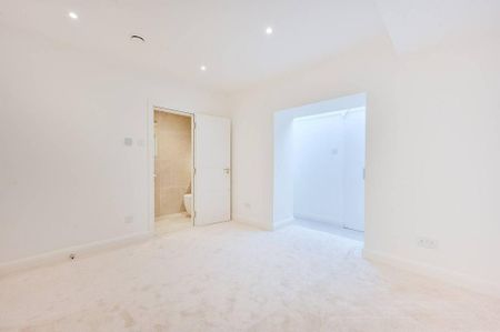 3 bedroom flat to rent - Photo 4