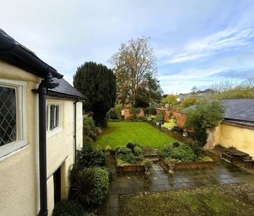 The Walronds, Fore Street, Cullompton - Photo 1