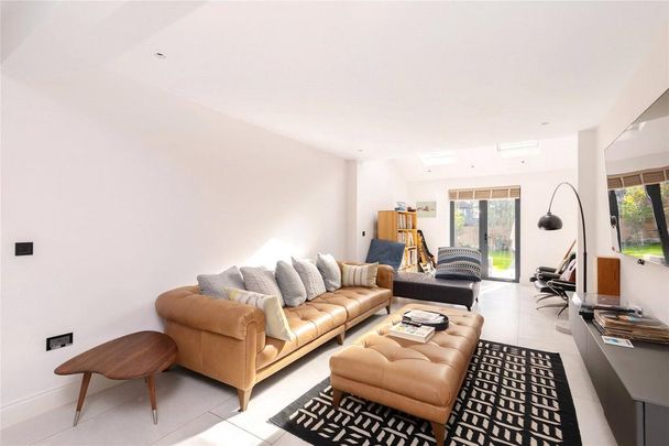 5 bedroom detached house to rent - Photo 1