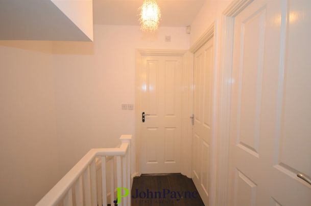 Crediton Close, Styvechale, Coventry, CV3 5PX - Photo 1
