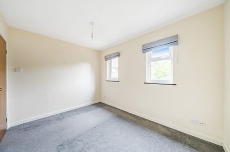 2 Bedroom House - Sussex Street, Winchester - Photo 5