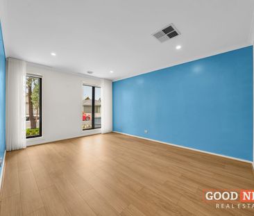 Prime Family Home - Walk to Riverdale Shopping Centre - Photo 2