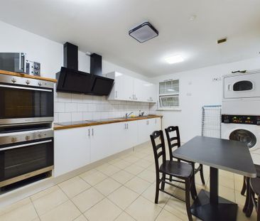 1 bedroom house of multiple occupation to rent - Photo 2