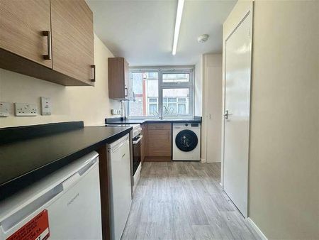 Berecroft, Harlow, CM18 - Photo 2