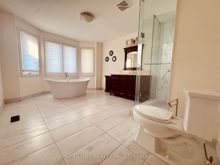 For Lease - 3 Elmsley Drive, Richmond Hill, Ontario - Photo 2