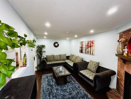For Lease - 3035 Dalehurst Drive Unit# Upper, Mississauga, Ontario - Photo 3