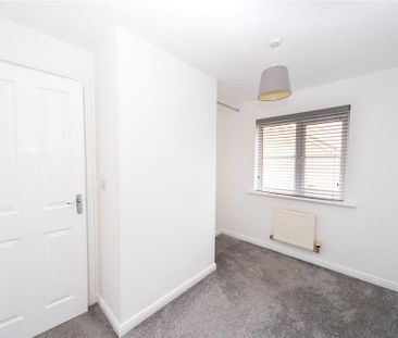 3 bedroom end of terrace house to rent - Photo 4