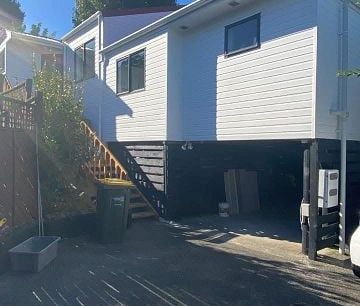 Beautifully renovated | Expansive outdoor living - Photo 2