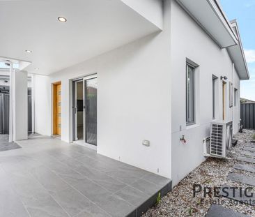 Modern Family Residence! - Photo 5