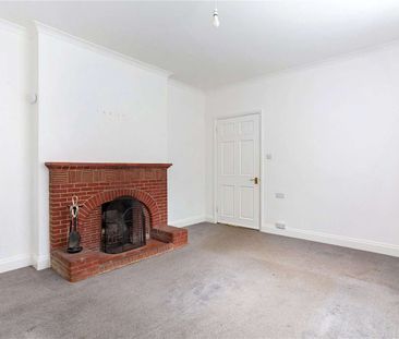 Delightful three bedroom cottage located on the Hyde country Estate - Photo 3