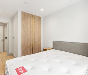 3 bedroom flat to rent - Photo 5