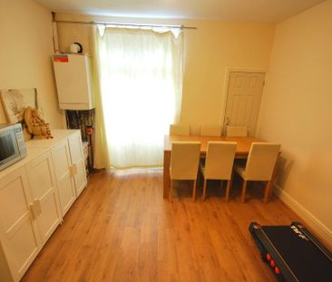 3 bedroom end of terrace house to rent - Photo 6