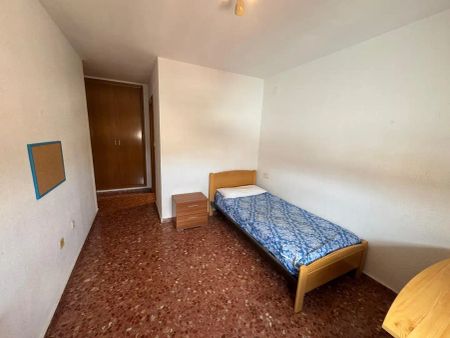 Piso de alquiler en Carrer de la Llibertat, Zona Campus Universitario - Foto 4