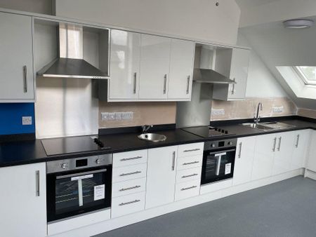 1 bedroom in a house share to rent - Photo 4