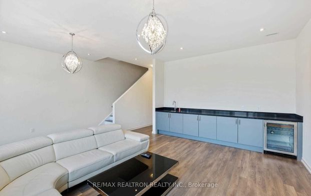 For Lease - 3680 Ferretti Court, Innisfil, Ontario - Photo 1