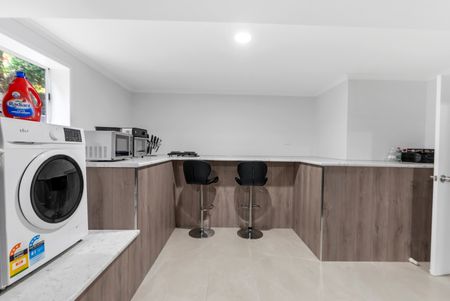 ALL INCLUSIVE | FURNSIHED, ELECTRICITY, WATER, 6 MONTH LEASE! - Photo 5