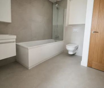 London Road, Redhill - Photo 2